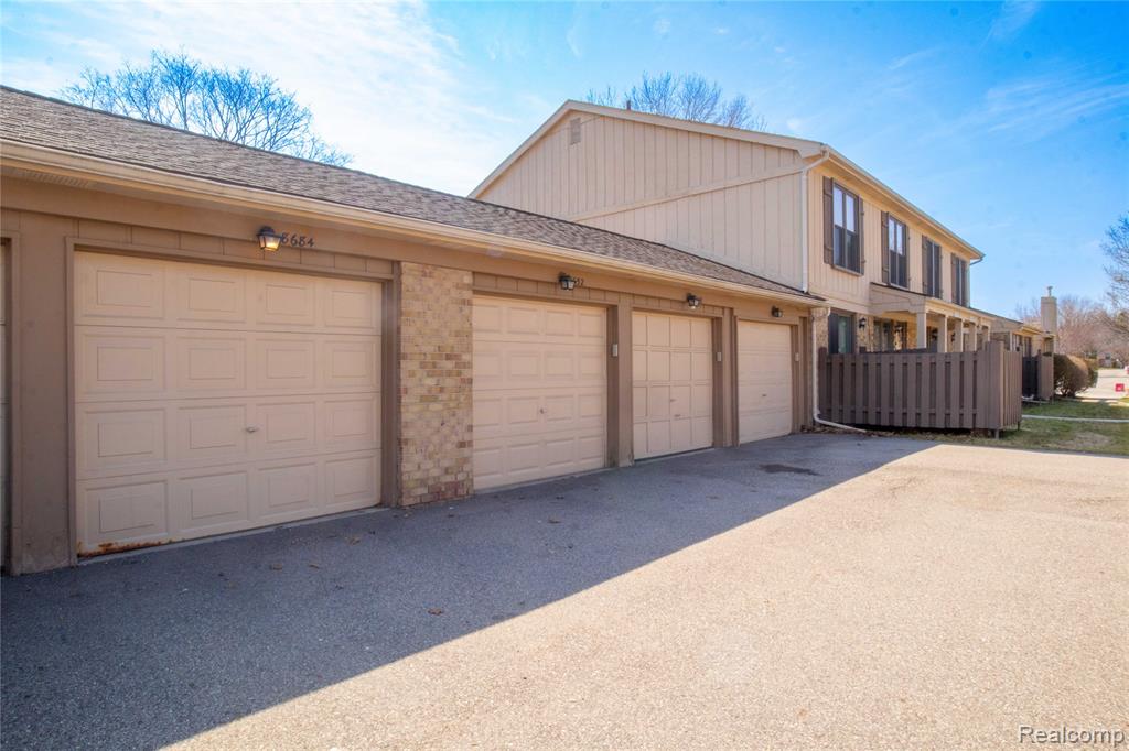 8684 Edgewater Lane, 14, Warren, MI 48093 — Photo 19
