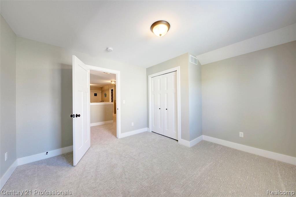 1331 Yosemite Valley Drive, Milford, MI 48381 — Photo 37