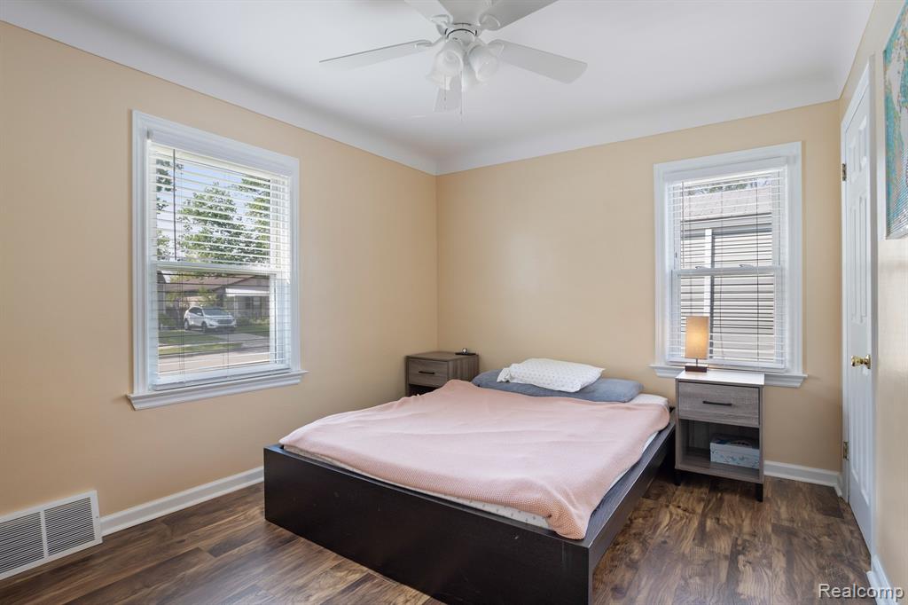 620 W KALAMA Avenue, Madison Heights, MI 48071 — Photo 10