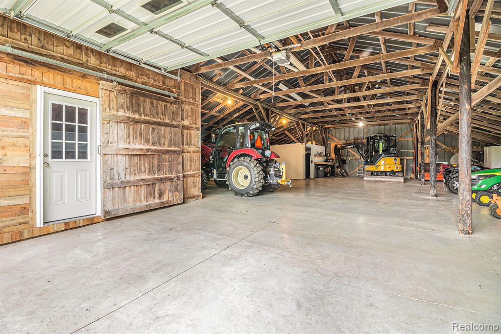 6268 Hazard Road, Fenton, MI 48430 — Photo 12
