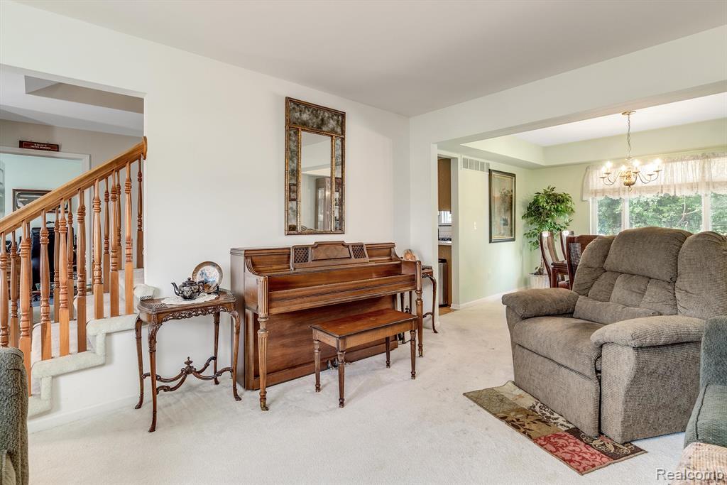 4717 SYCAMORE Drive, Ypsilanti, MI 48197 — Photo 10