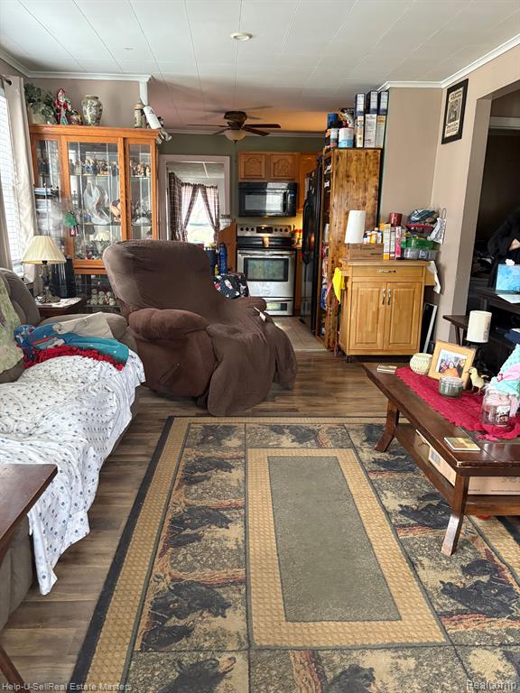 947 WATERLOO Street, St. Clair, MI 48079 — Photo 6