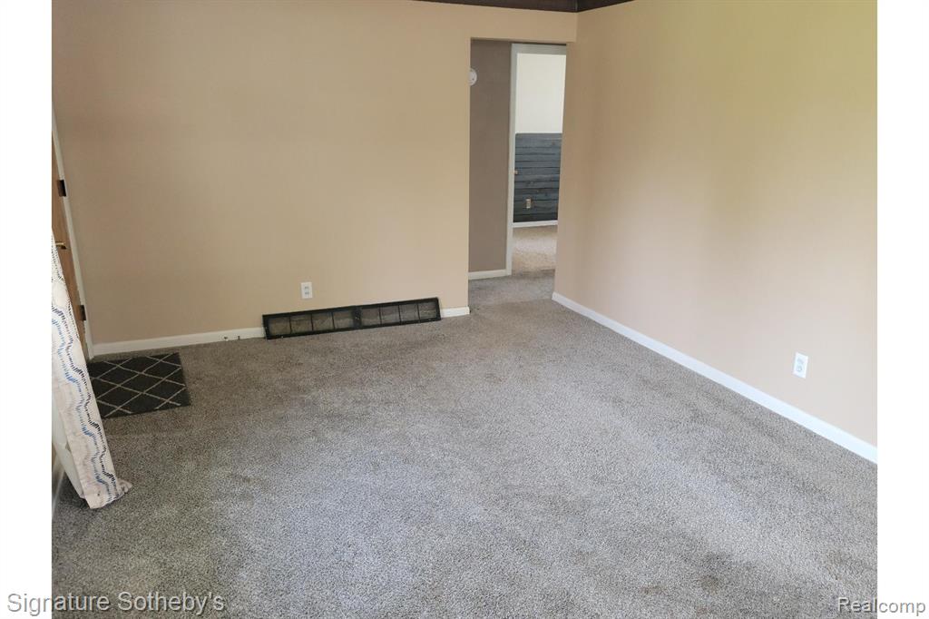 118 Daley Road, Lapeer, MI 48446 — Photo 3