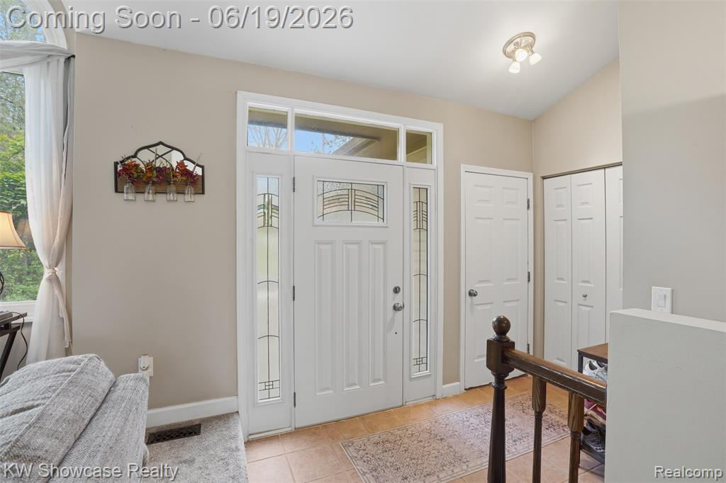6053 N Bay, Clarkston, MI — Photo 3