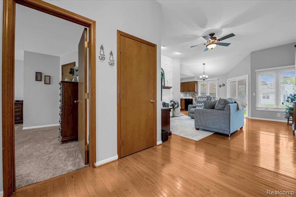 706 DONNALEE Drive, Monroe, MI 48162 — Photo 4