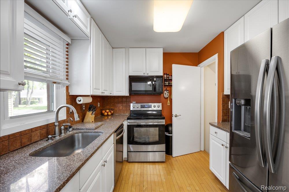 8790 Oakside Avenue, Commerce Twp, MI 48382 — Photo 13