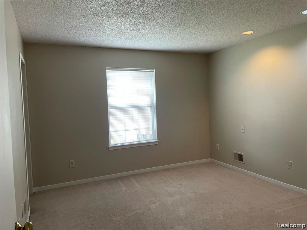 41390 Clinton Drive, Novi, MI — Photo 9