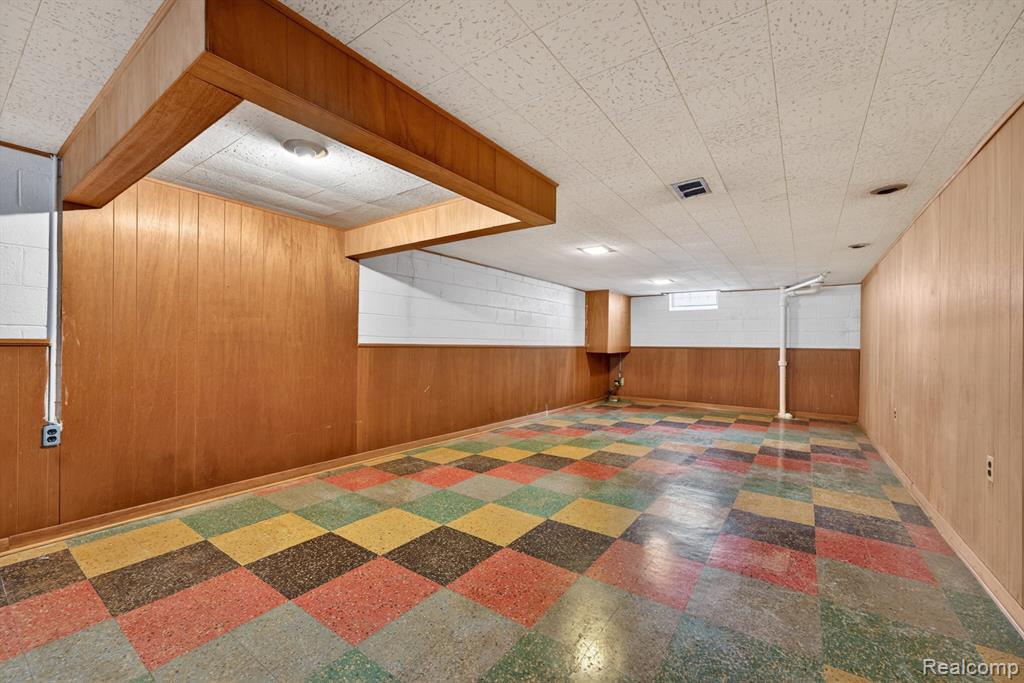8300 Kinmore Street, Dearborn Heights, MI 48127 — Photo 21