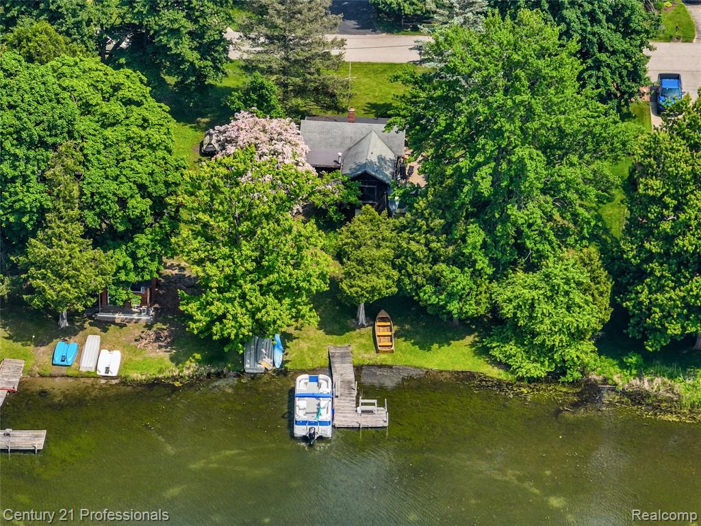9233 Evee Road, Clarkston, MI 48348 — Photo 21
