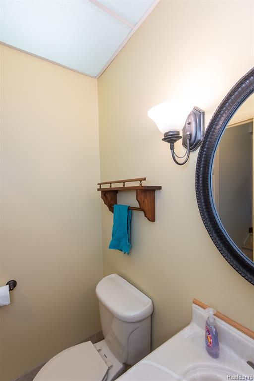 6226 GOLFVIEW Drive, Burton, MI 48509 — Photo 43