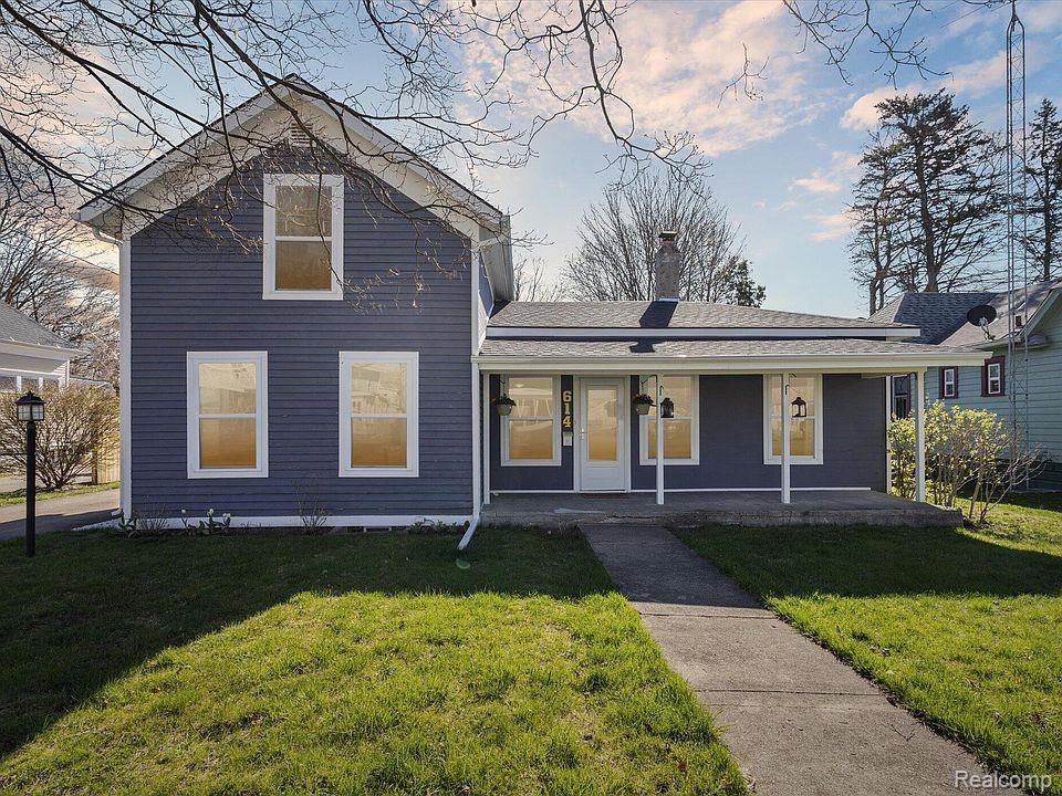 614 N Saginaw Street, Owosso, MI 48867