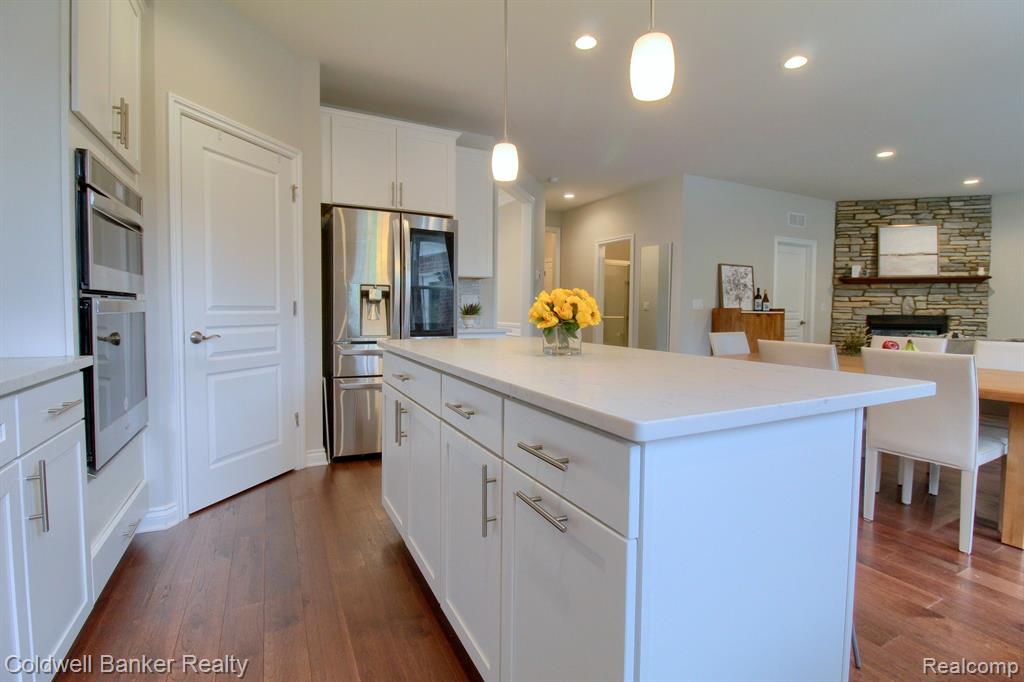 44298 BILLINGS Drive, Novi, MI 48377 — Photo 12