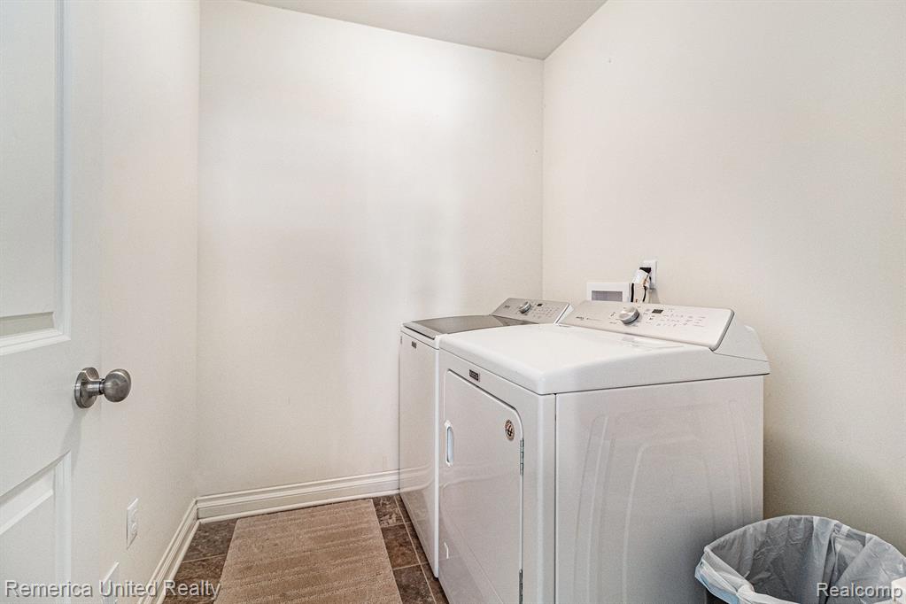 1941 HUNTERS CREEK Drive, Ypsilanti, MI 48198 — Photo 21