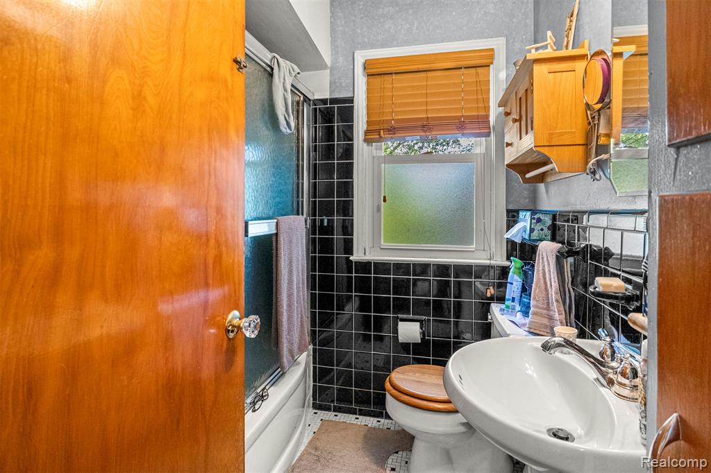 9584 Wormer, Redford, MI 48239 — Photo 25