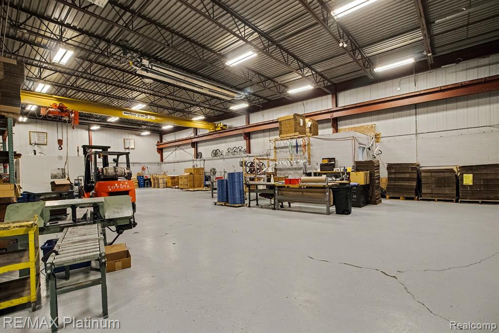1200 HOLDEN AVENUE, Milford, MI, 48381