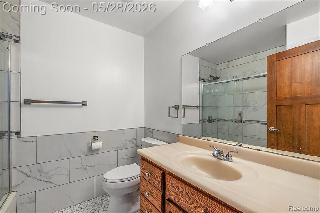 25136 Westmoreland Drive, Farmington, MI 48336 — Photo 27