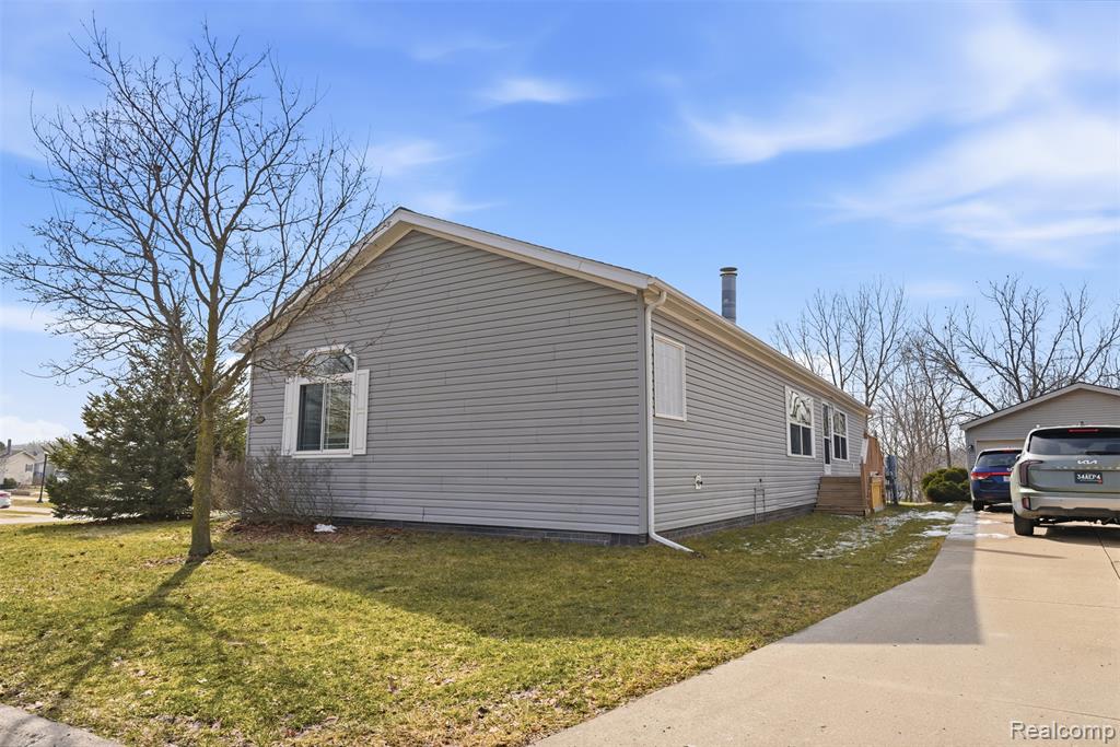 11050 Willowgreen Court, South Lyon, MI 48178 — Photo 27