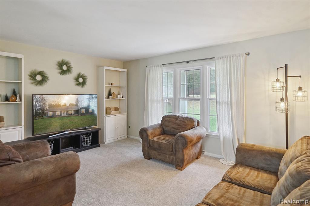 4186 BRANDON Drive, Howell, MI 48843 — Photo 8