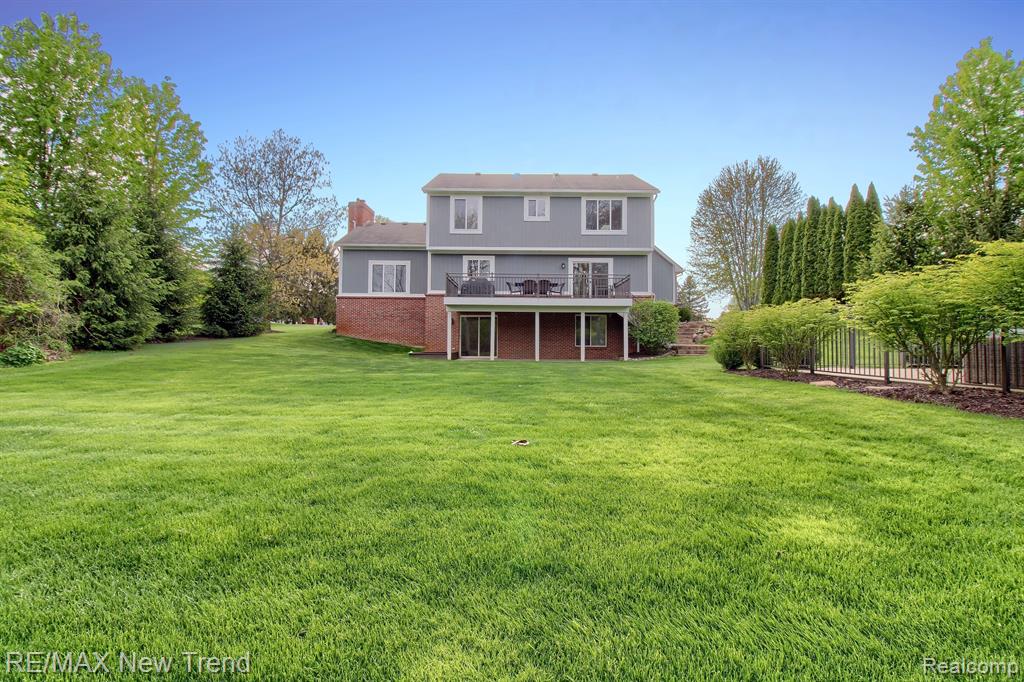 9457 DALEVIEW Drive, South Lyon, MI 48178 — Photo 38