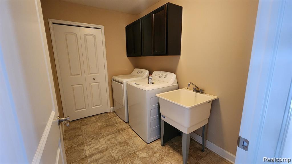 4872 W Stonegate Circle, Lake Orion, MI — Photo 18