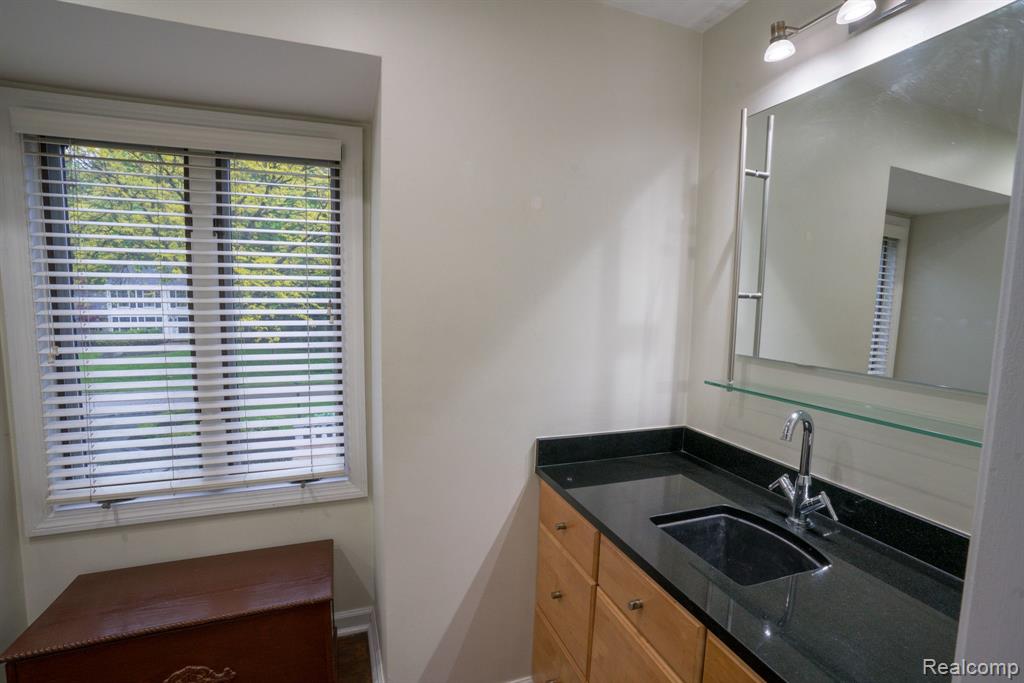 45778 FERMANAGH Drive, Northville, MI 48168 — Photo 40