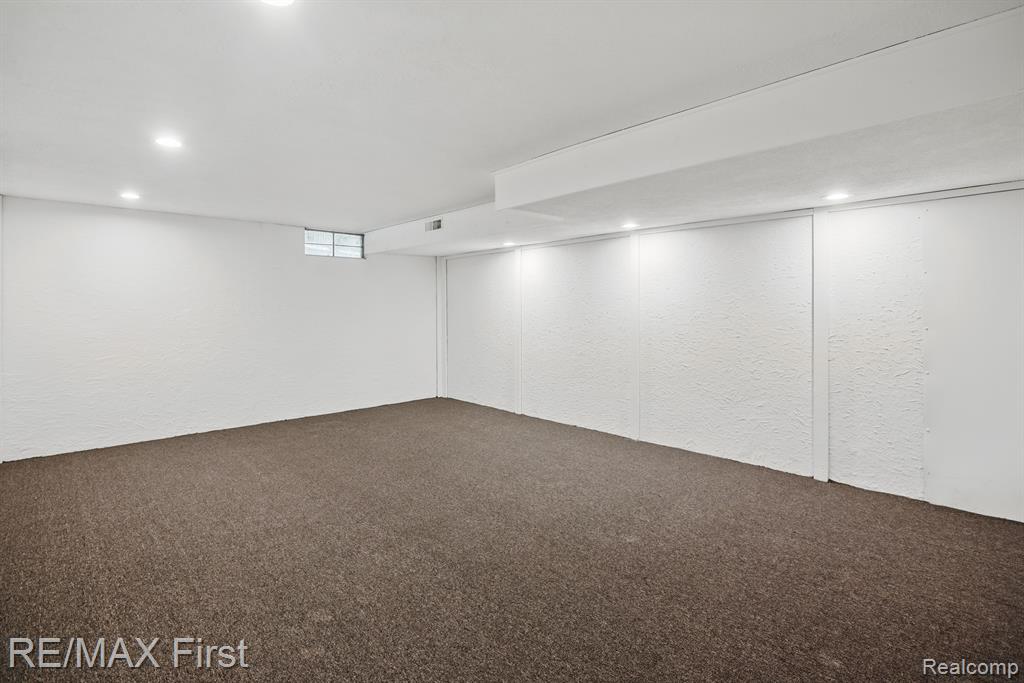 6620 RED CEDAR Lane, West Bloomfield, MI 48324 — Photo 37