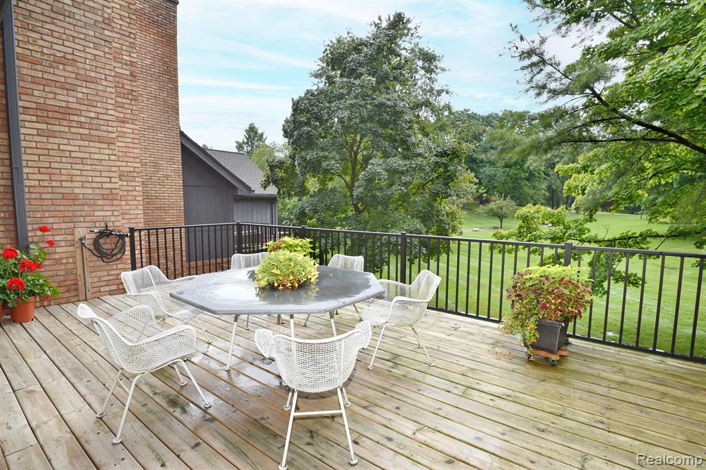 1943 PINE RIDGE Court, Bloomfield Hills, MI 48302 — Photo 14