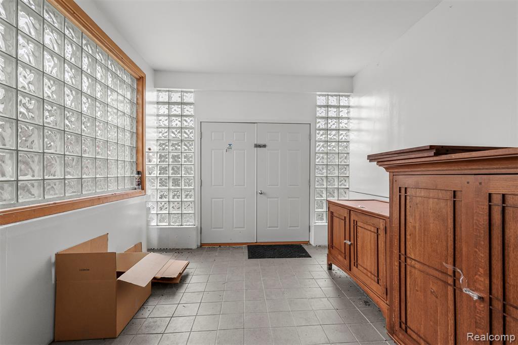 260 Mount Elliott Street, Detroit, MI 48207 — Photo 50