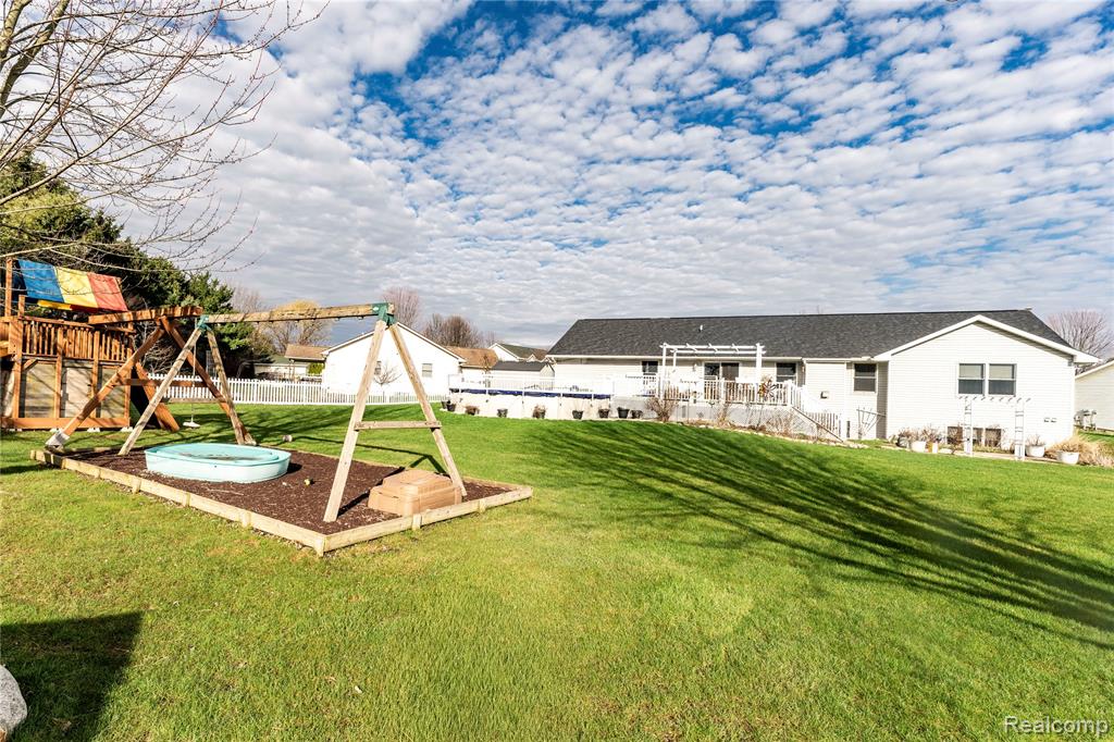 4197 Mountain Ash Court, Swartz Creek, MI 48473 — Photo 33
