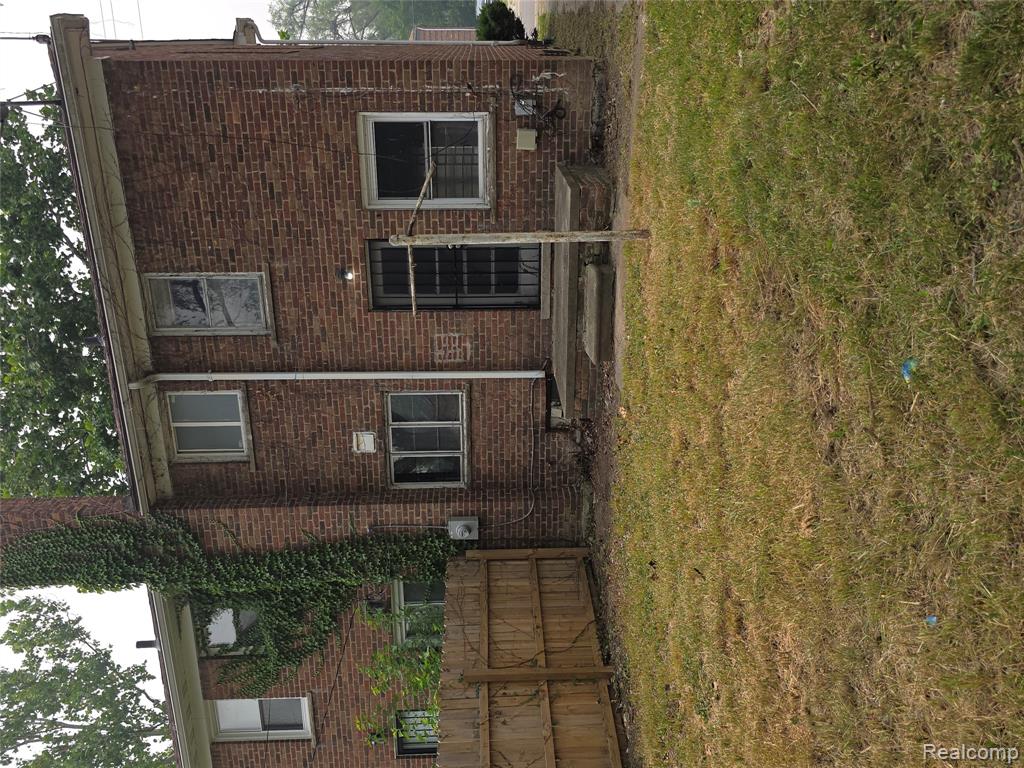 18432 Greenfield Road - Photo 3