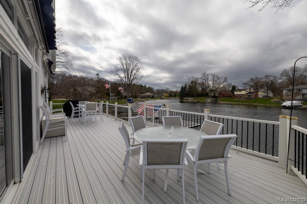 762 Golden Shores, White Lake, MI — Photo 10
