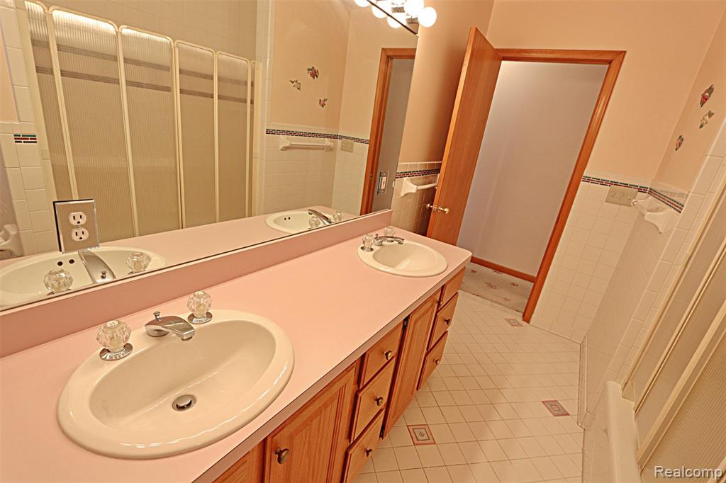 6964 Norborne Avenue, Dearborn Heights, MI 48127 — Photo 39