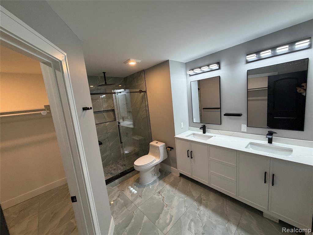 5140 Woodrun Court, West Bloomfield, MI 48323 — Photo 14