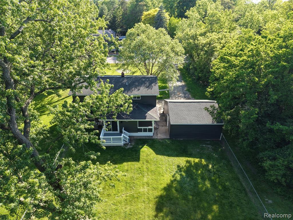 1460 W Silverbell Road, Lake Orion, MI — Photo 22