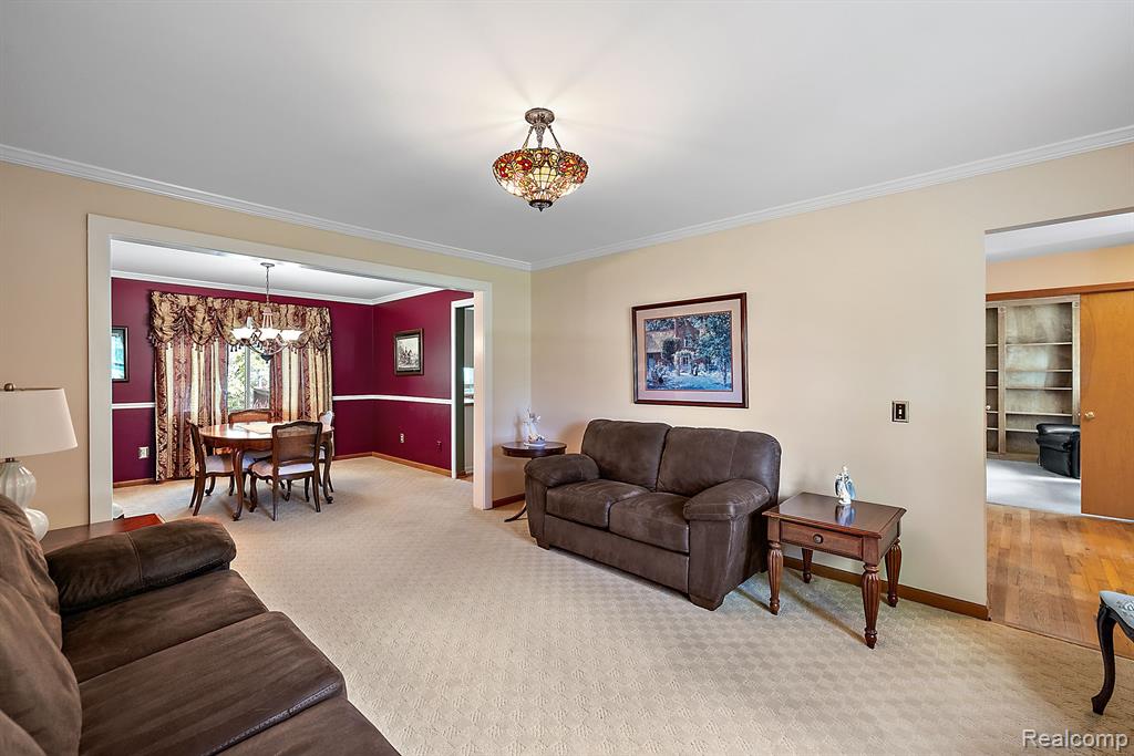 10161 LONGFORD Drive, South Lyon, MI 48178 — Photo 28