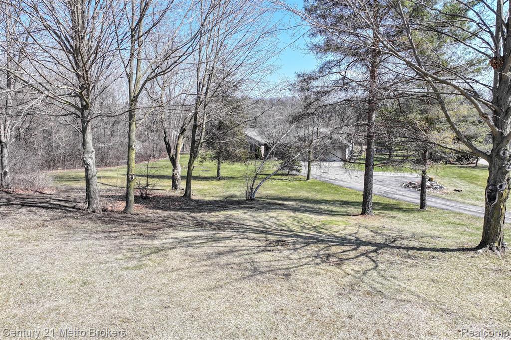 5464 N Seymour Road, Flushing, MI 48433 — Photo 52