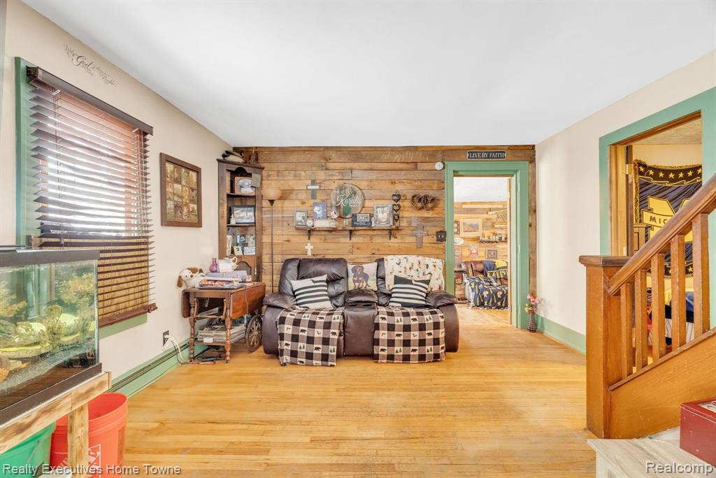 5086 STATE Road, Fort Gratiot, MI 48059 — Photo 9