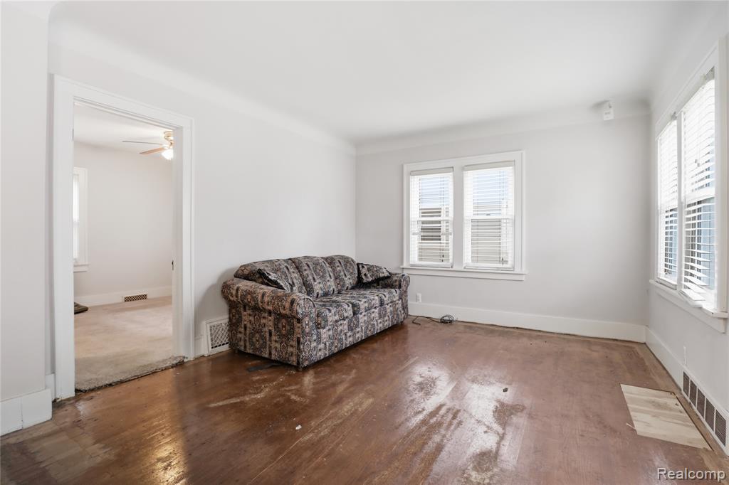 3317 Cheyenne Avenue, Burton, MI 48529 — Photo 3