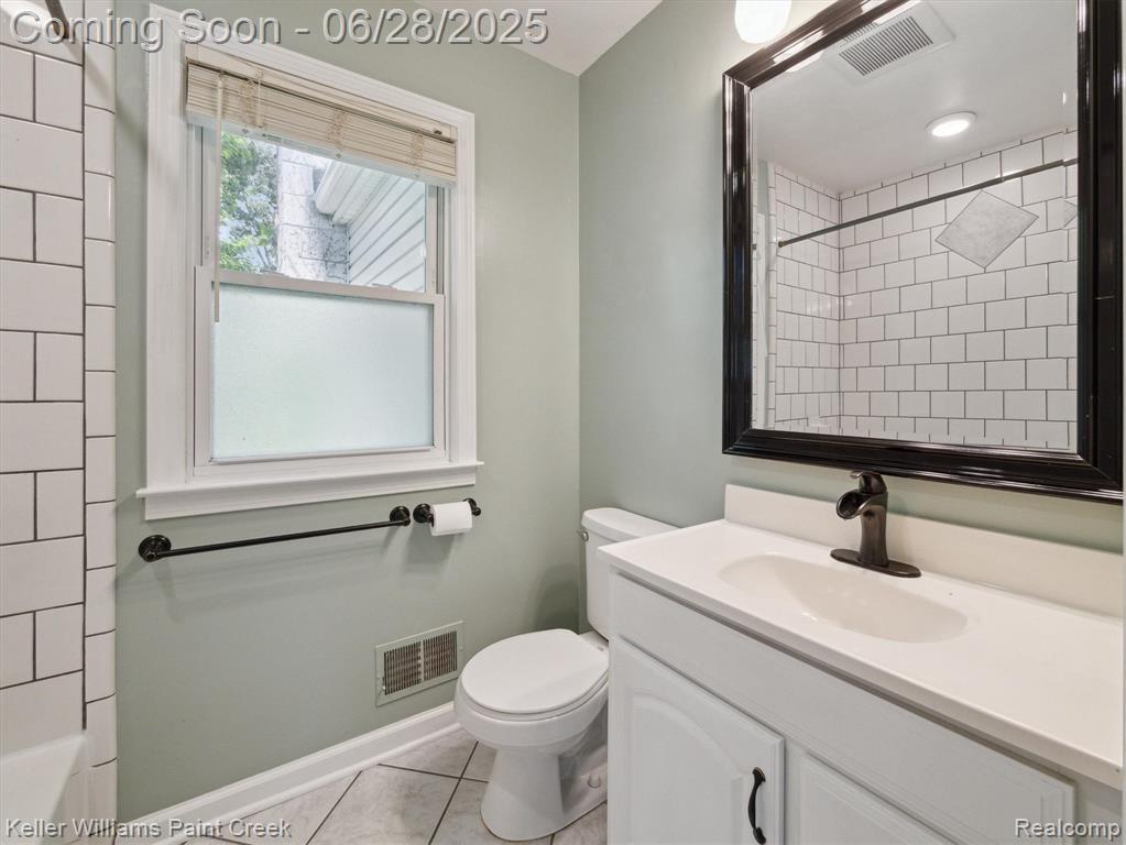 7447 Crissman Street, Utica, MI 48317 — Photo 17