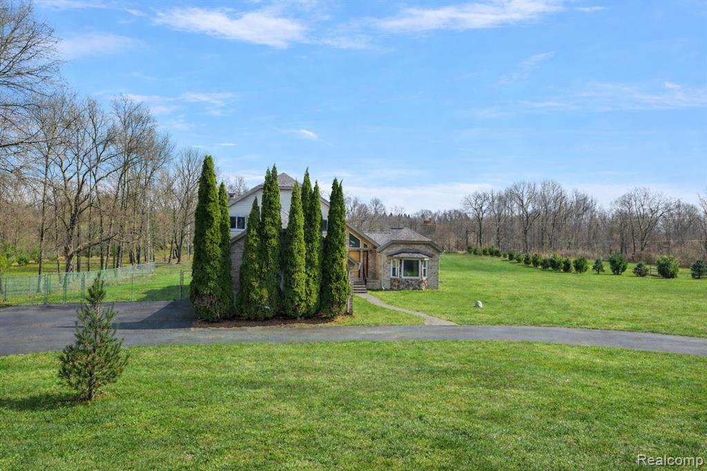 3105 Hickory Ridge Drive, Ortonville, MI 48462 — Photo 3