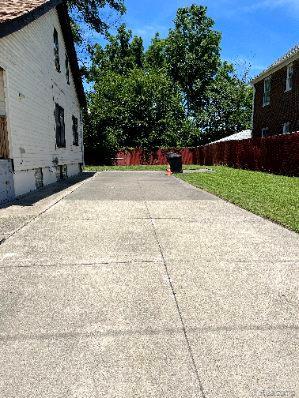 8827 E WARREN Avenue, Detroit, MI 48214 — Photo 3