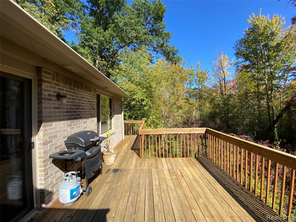 1099 Old Leake Court, Holly, MI 48442 — Photo 18