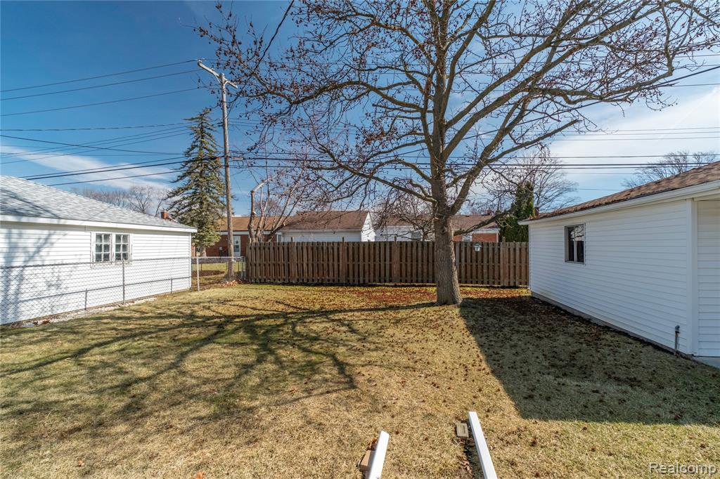 9042 Harrison Street, Livonia, MI 48150 — Photo 6