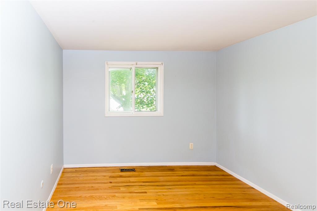 6845 Tamerlane Drive, West Bloomfield, MI — Photo 29