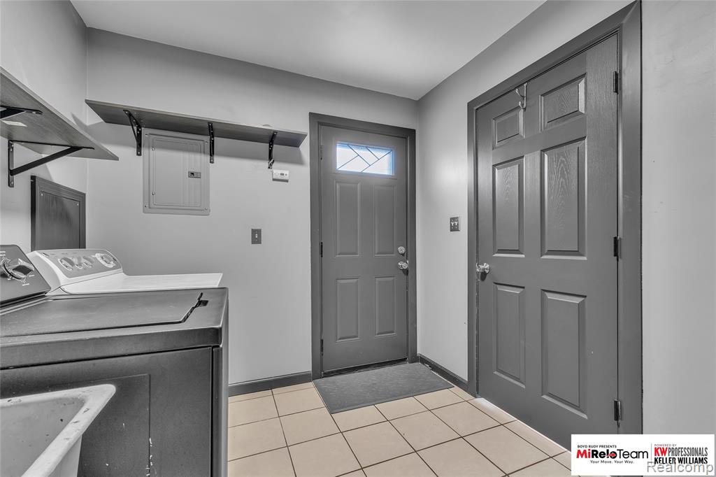 4737 Glenis Street, Dearborn Heights, MI 48125 — Photo 20