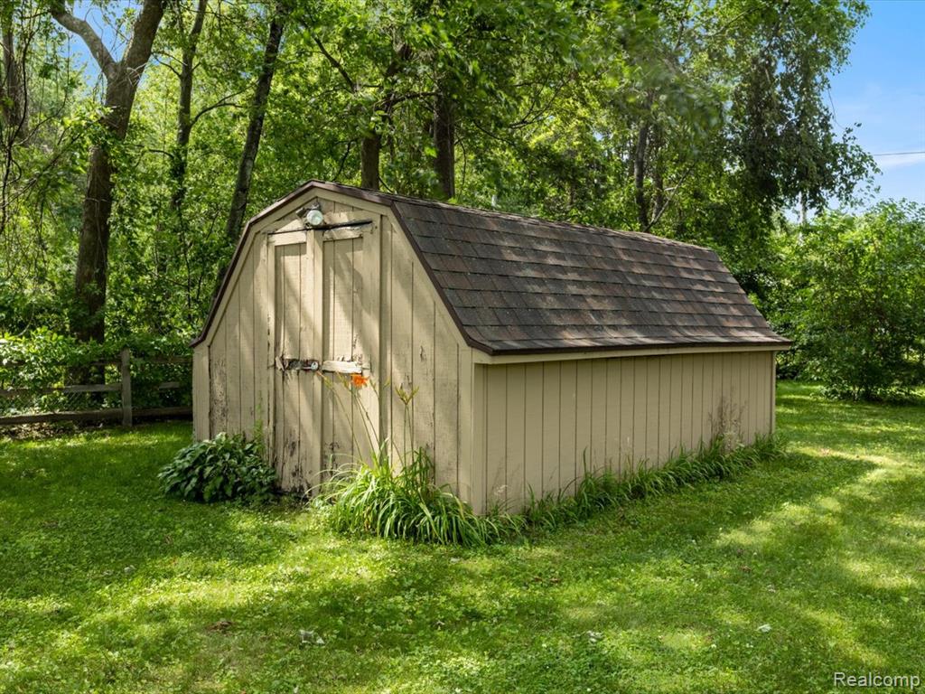 311 Collard Drive, Marysville, MI 48040 — Photo 34
