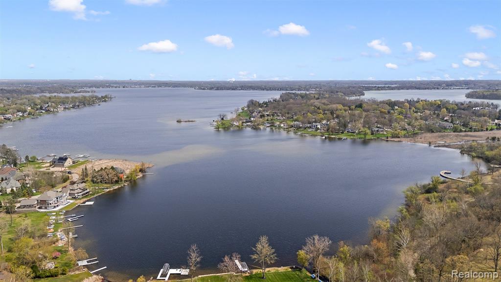 2745 Lari Court, West Bloomfield, MI 48324 — Photo 3