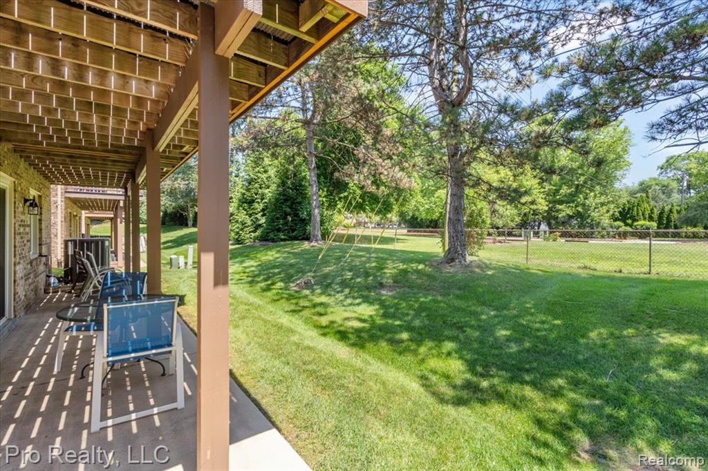 45317 Stonehedge Drive, Plymouth, MI 48170 — Photo 37