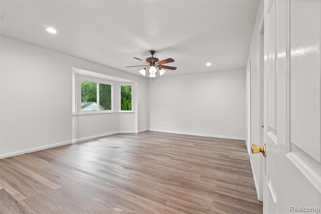 7077 Amanda, Belleville, MI 48111 — Photo 16