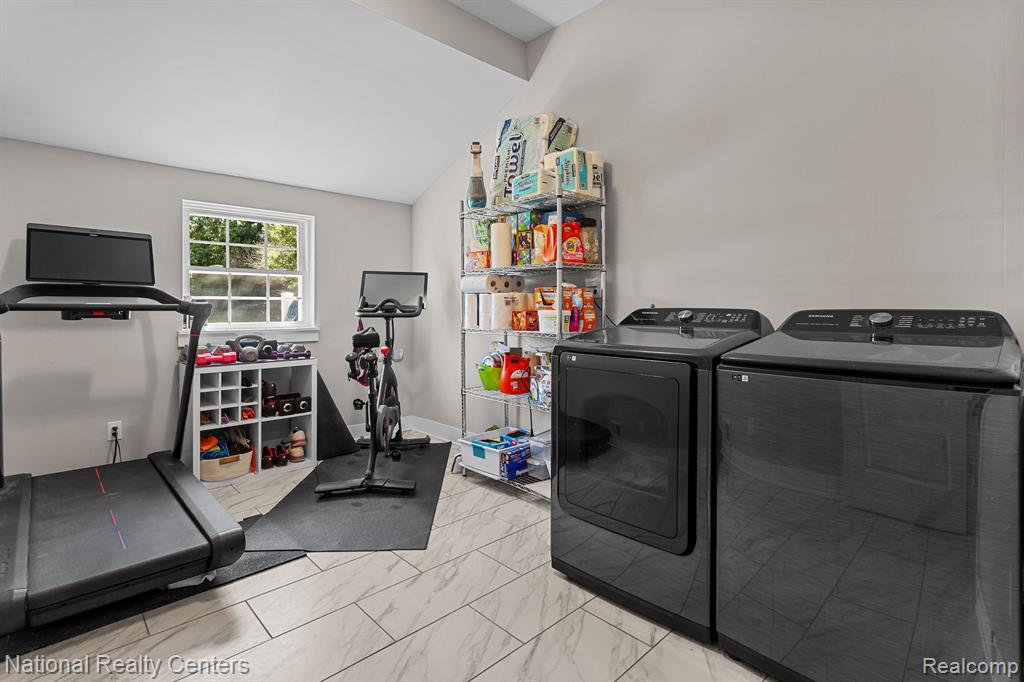 3706 Lakeview Boulevard, Orchard Lake Village, MI 48324 — Photo 44